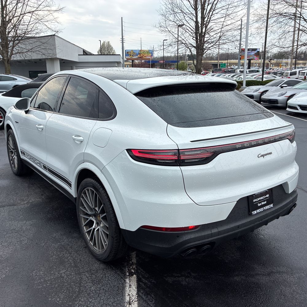 2022 Porsche Cayenne E-Hybrid Coupe Platinum Edition