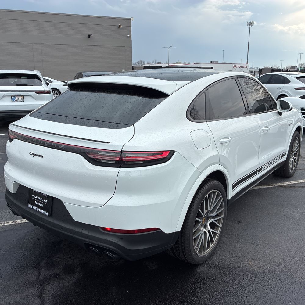 2022 Porsche Cayenne E-Hybrid Coupe Platinum Edition