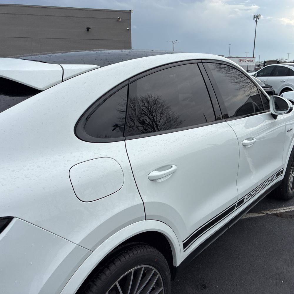 2022 Porsche Cayenne E-Hybrid Coupe Platinum Edition