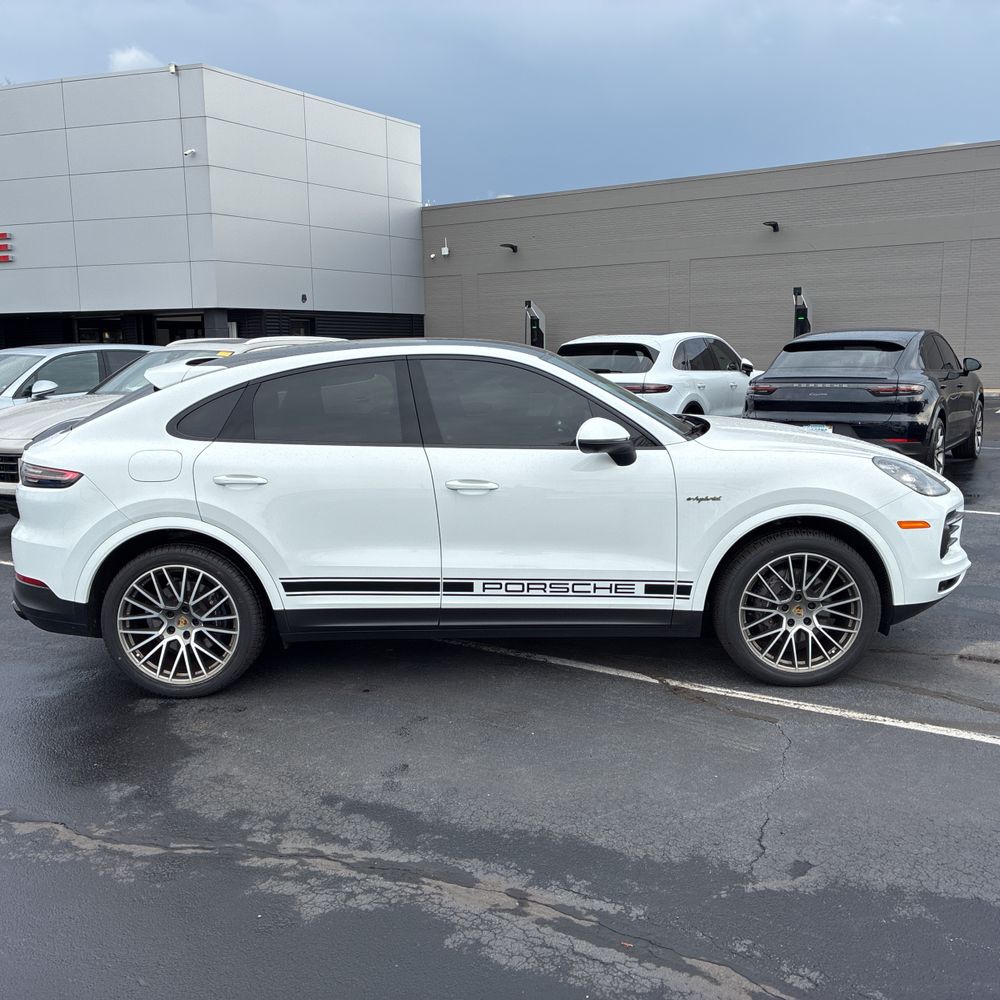 2022 Porsche Cayenne E-Hybrid Coupe Platinum Edition