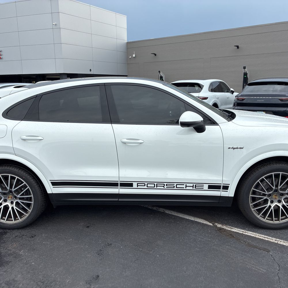 2022 Porsche Cayenne E-Hybrid Coupe Platinum Edition