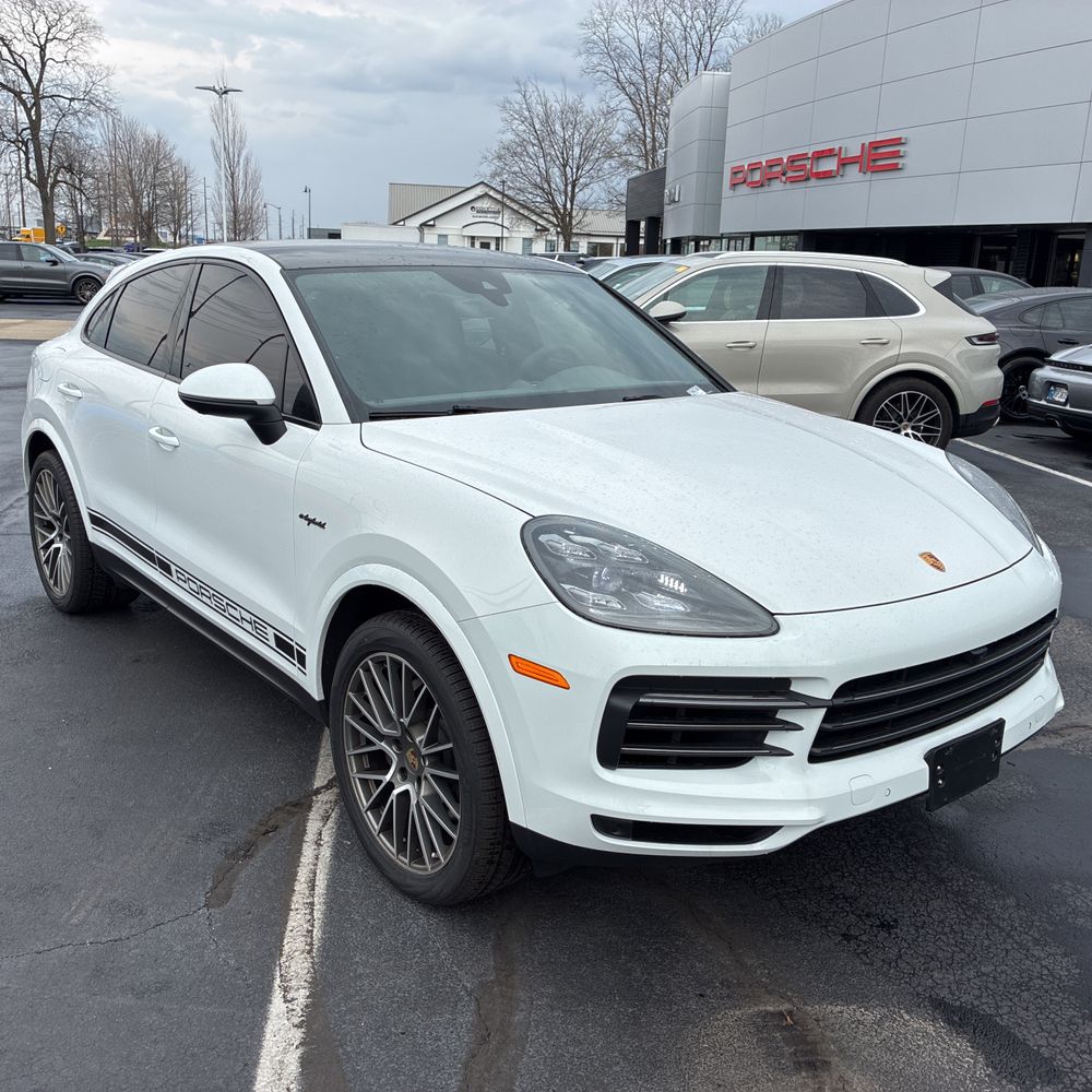 2022 Porsche Cayenne E-Hybrid Coupe Platinum Edition