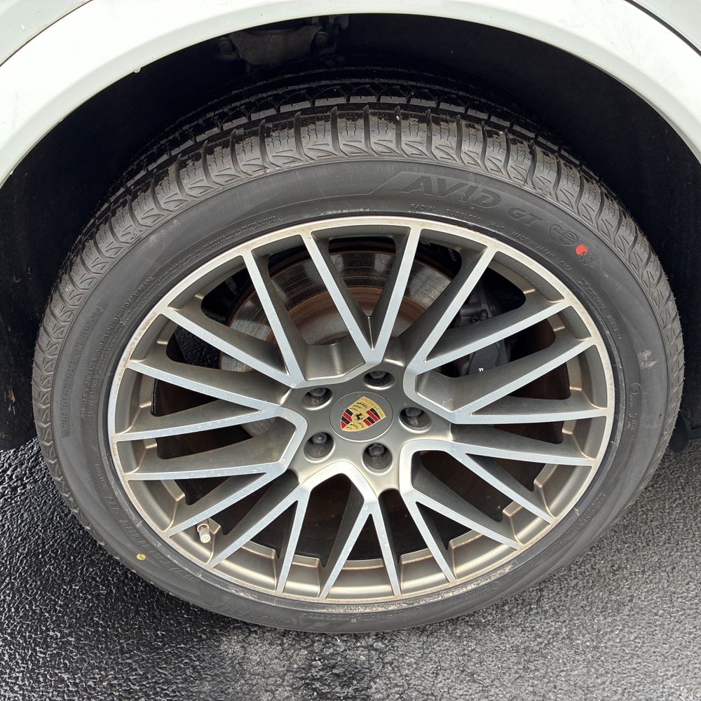2022 Porsche Cayenne E-Hybrid Coupe Platinum Edition
