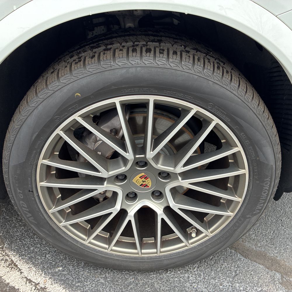 2022 Porsche Cayenne E-Hybrid Coupe Platinum Edition