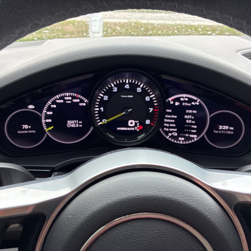 2022 Porsche Cayenne E-Hybrid Coupe Platinum Edition