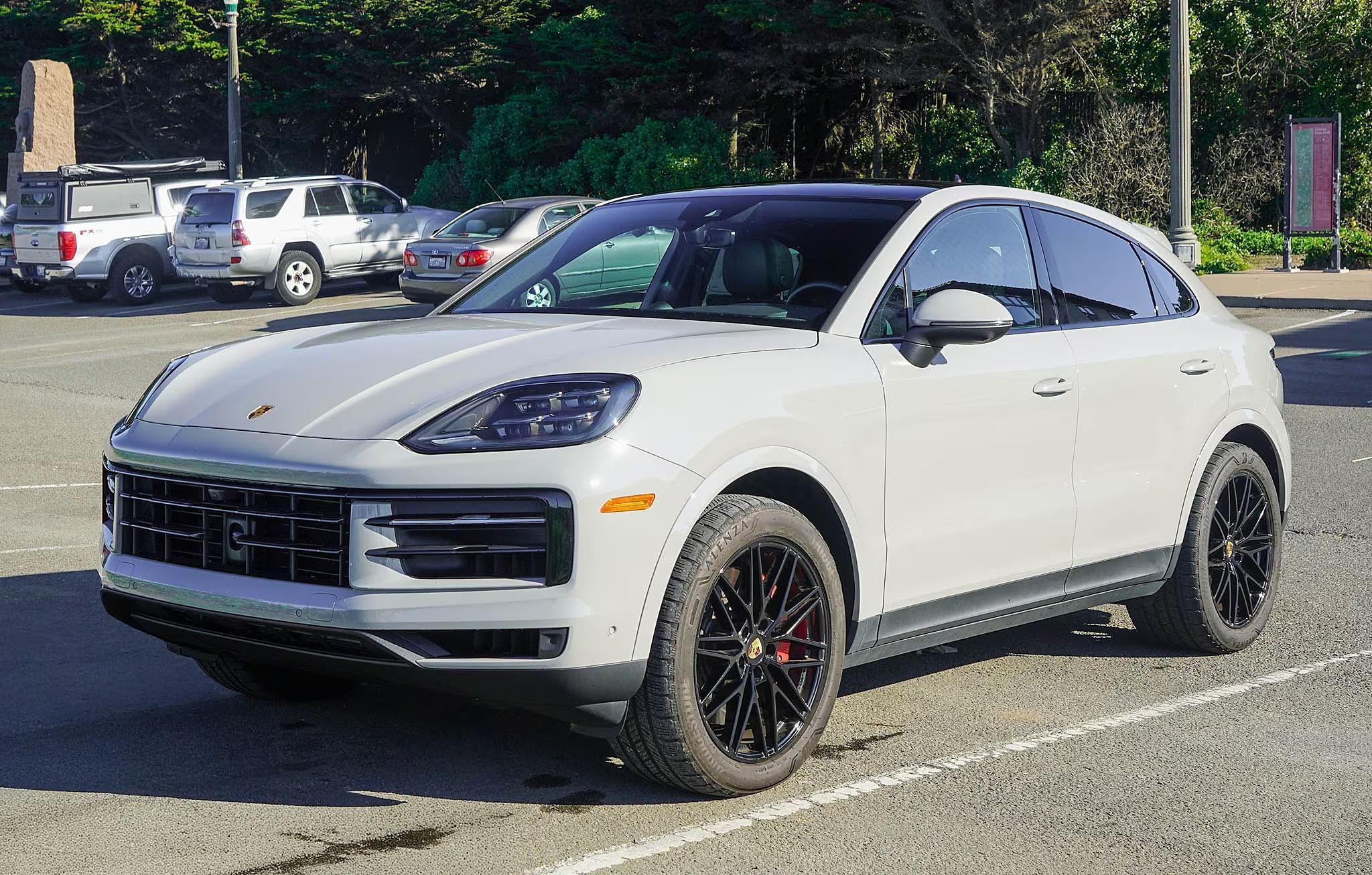 2024 Porsche Cayenne S Coupe