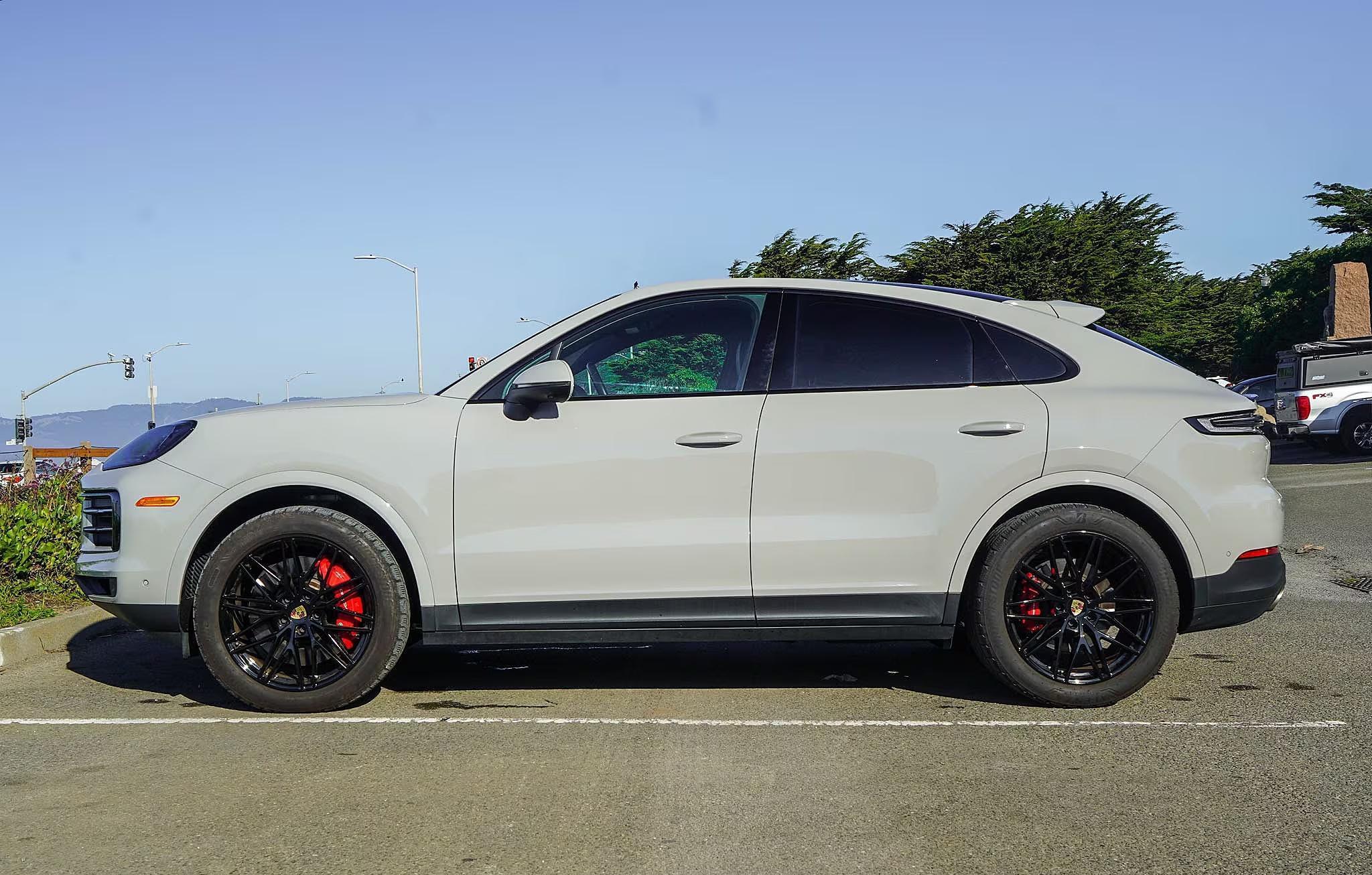 2024 Porsche Cayenne S Coupe