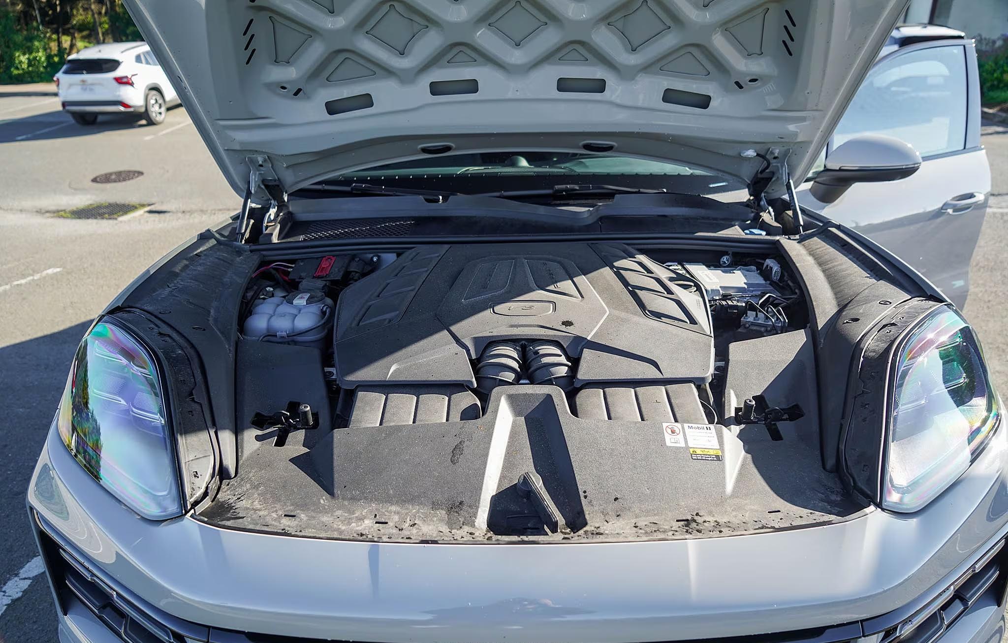 2024 Porsche Cayenne S Coupe