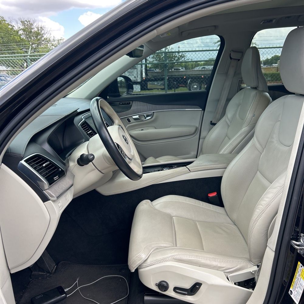 2021 Volvo XC90 T6 Inscription 7 Passenger